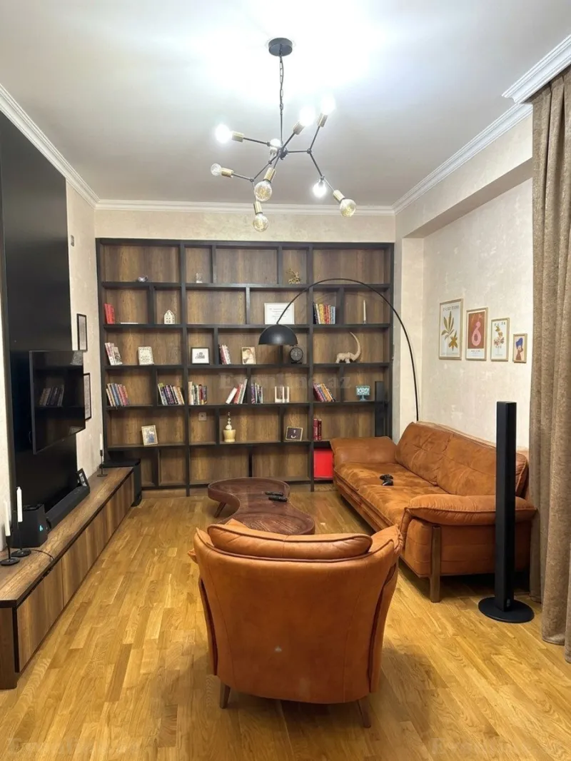 Satılır 2 otaqlı Mənzil Yeni tikili 70 m² Yasamal r. - şəkil 2