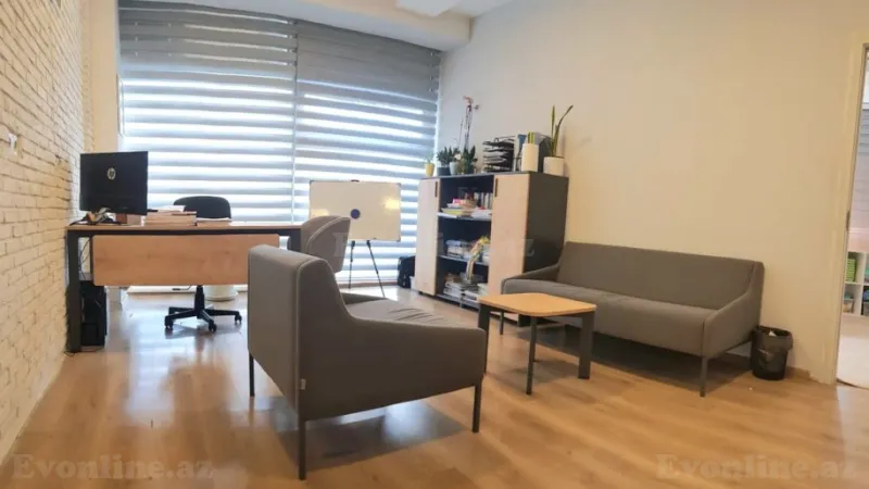 Kirayə verilir Ofis 280 m² Elmlər Akademiyası m.