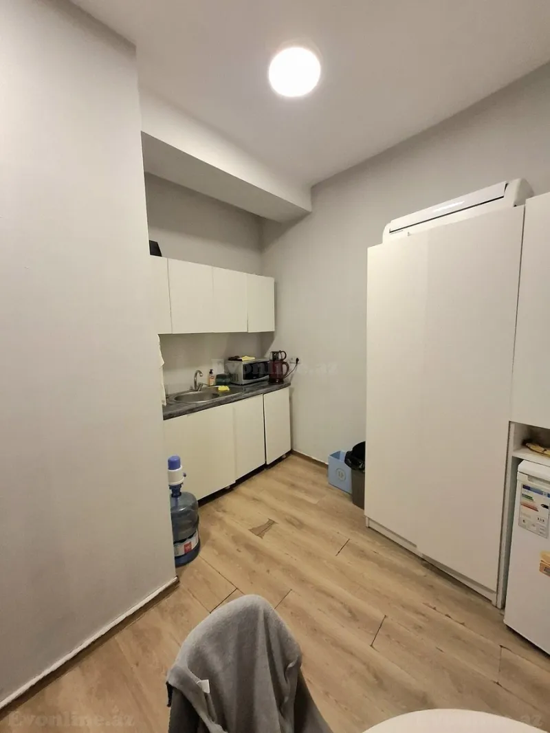 Kirayə verilir Ofis 280 m² Elmlər Akademiyası m. - şəkil 9