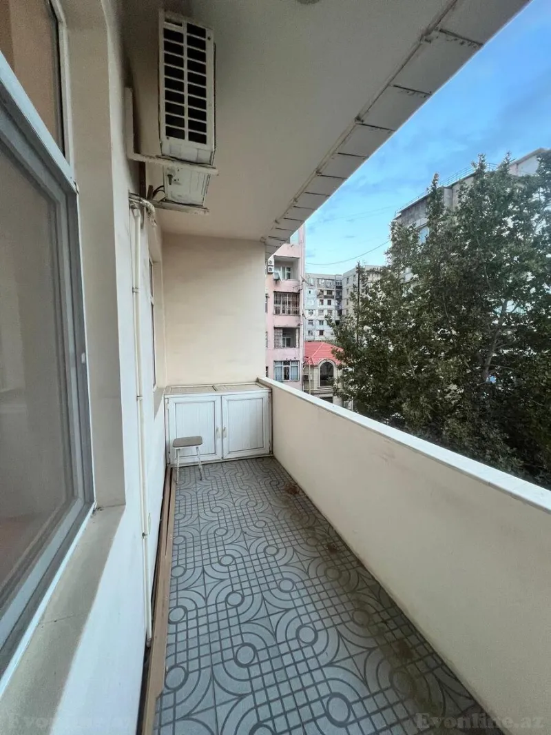 Kirayə verilir 3 otaqlı Mənzil Yeni tikili 120 m² Nərimanov r. - şəkil 16