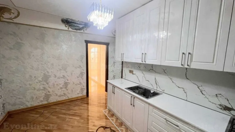 Satılır 2 otaqlı Mənzil Köhnə tikili 70 m² Gənclik m. - şəkil 4