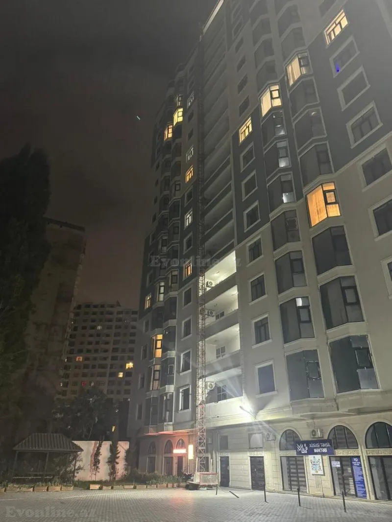Satılır 4 otaqlı Mənzil Yeni tikili 135 m² Azadlıq prospekti m. - şəkil 10