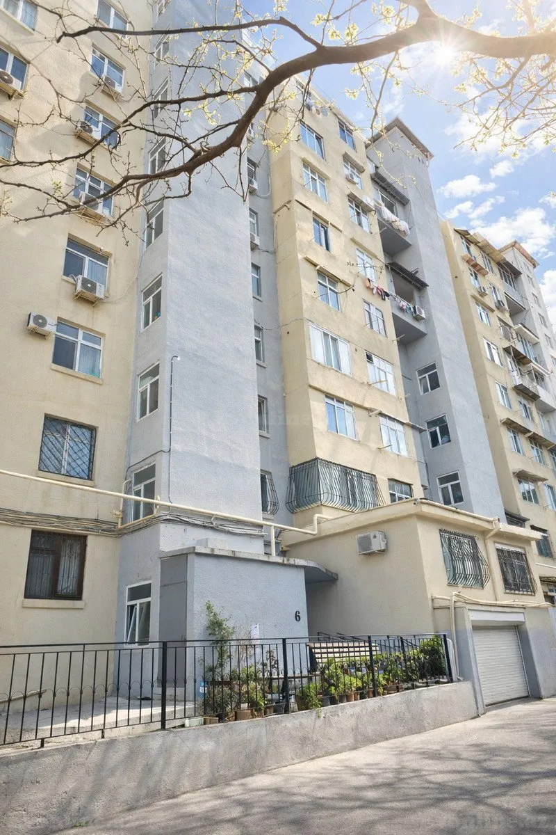 Satılır 3 otaqlı Mənzil Köhnə tikili 85 m² Nəsimi r.