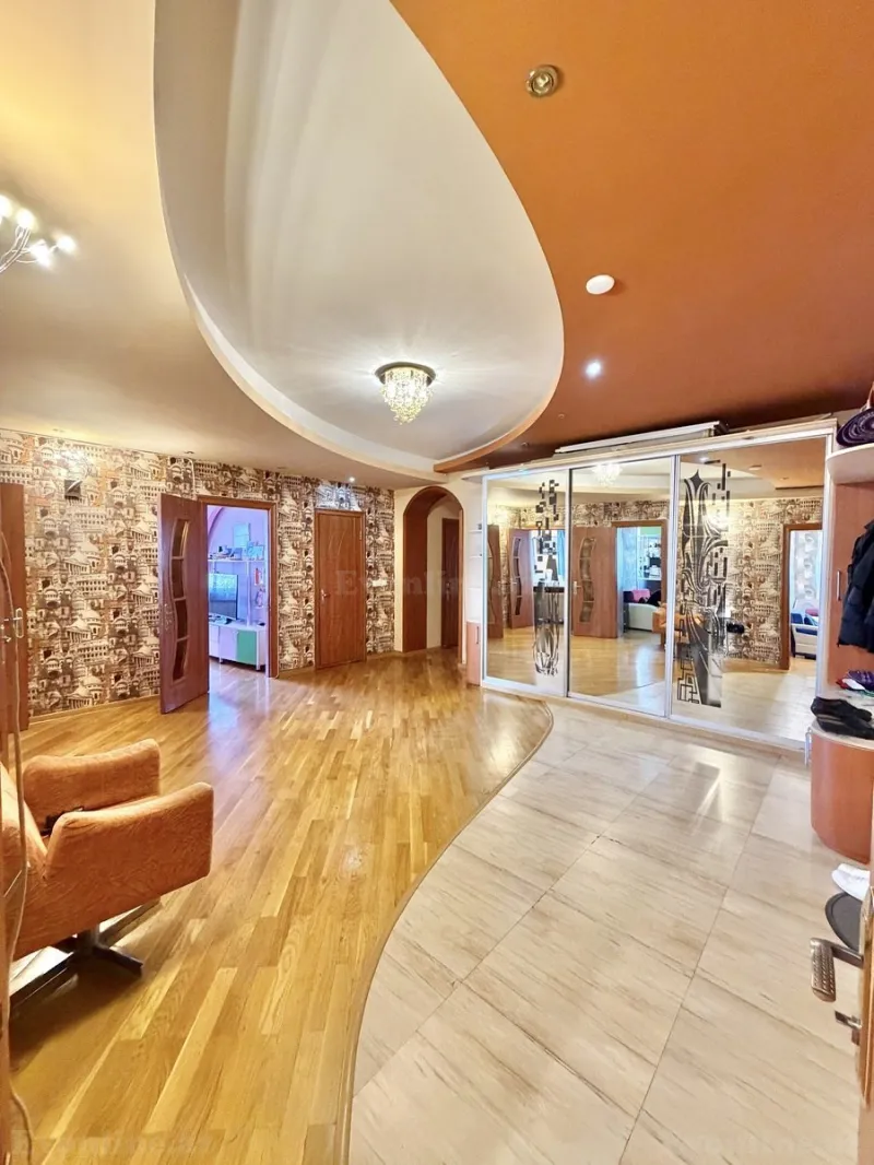 Satılır 4 otaqlı Mənzil Yeni tikili 191 m² Nizami m. - şəkil 21