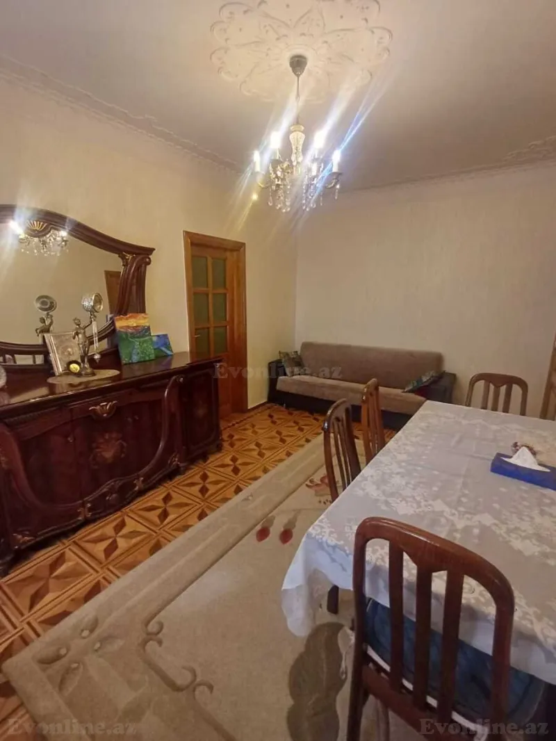 Satılır 5 otaqlı Mənzil Köhnə tikili 120 m² 8-ci mikrorayon - şəkil 2