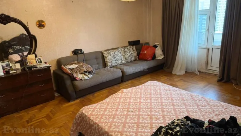 Satılır 5 otaqlı Mənzil Köhnə tikili 140 m² Nizami m. - şəkil 2