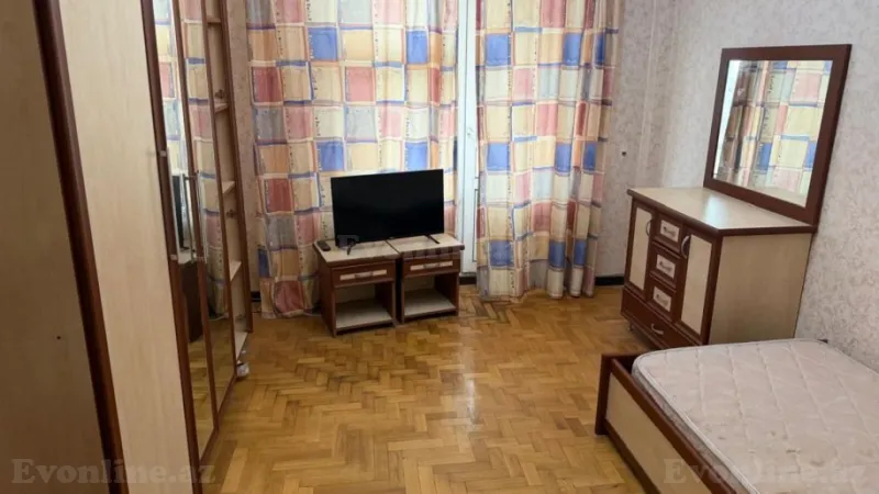 Satılır 5 otaqlı Mənzil Köhnə tikili 140 m² Nizami m. - şəkil 4