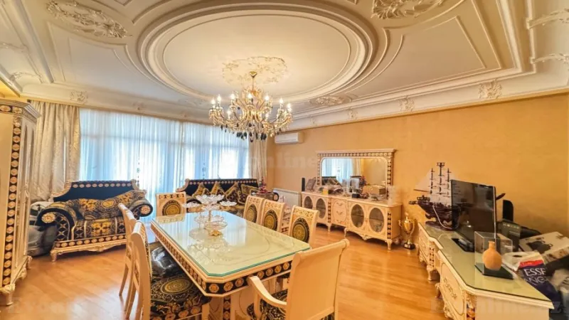 Satılır 4 otaqlı Mənzil Yeni tikili 217 m² 28 May m. - şəkil 3