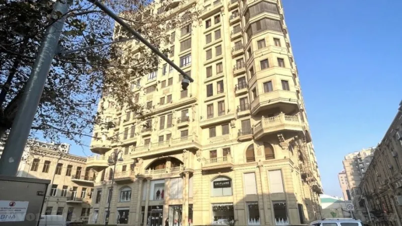 Satılır 3 otaqlı Mənzil Yeni tikili 185 m² İçərişəhər m.