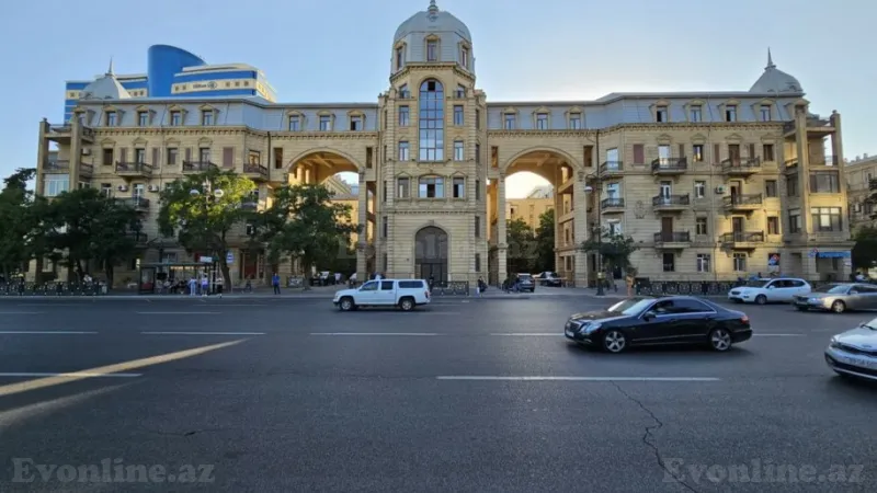 4 otaqlı Mənzil 120 m² Sahil m. Satılır