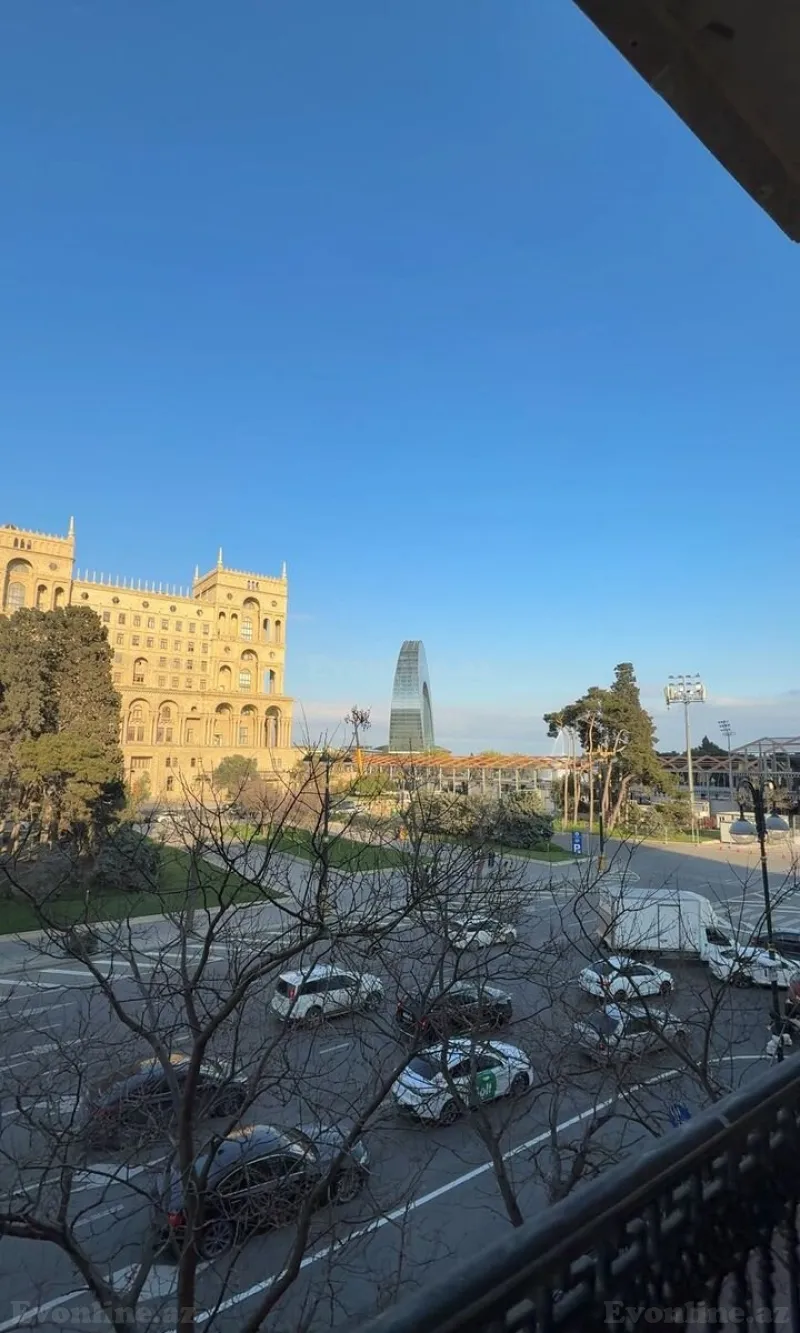 Satılır 4 otaqlı Mənzil Köhnə tikili 120 m² Sahil m. - şəkil 5