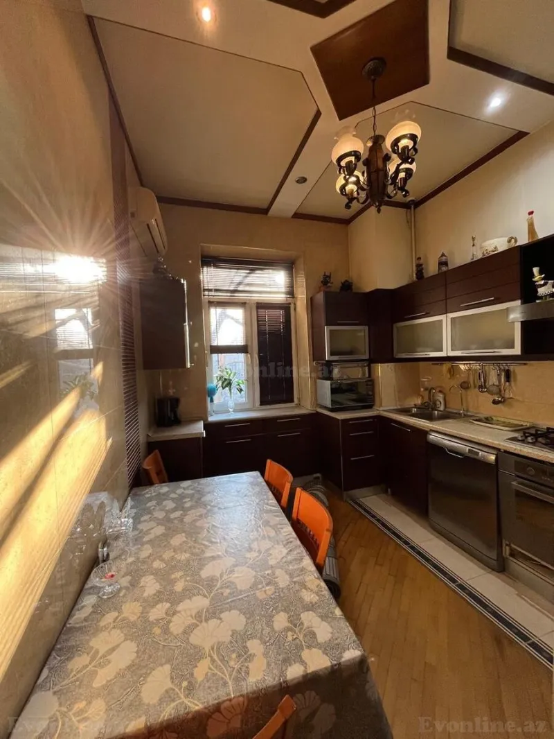 Satılır 4 otaqlı Mənzil Köhnə tikili 120 m² Sahil m. - şəkil 18