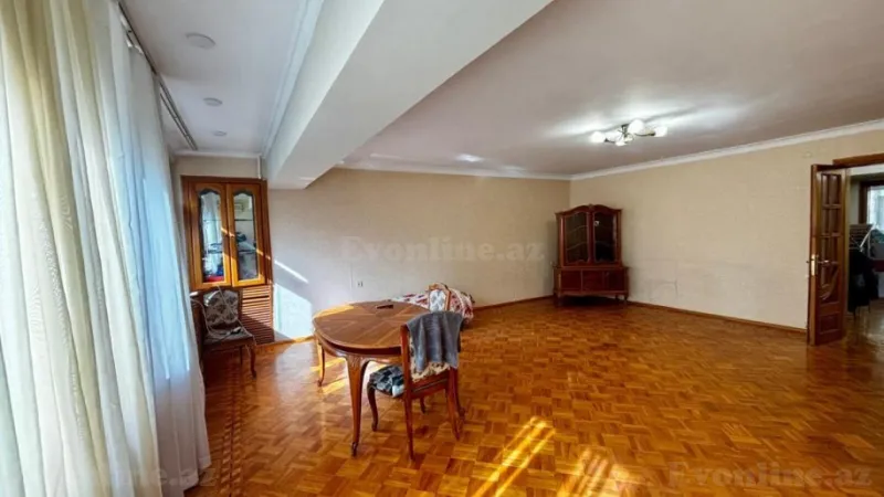 Satılır 3 otaqlı Mənzil Köhnə tikili 117.7 m² 28 May m. - şəkil 12