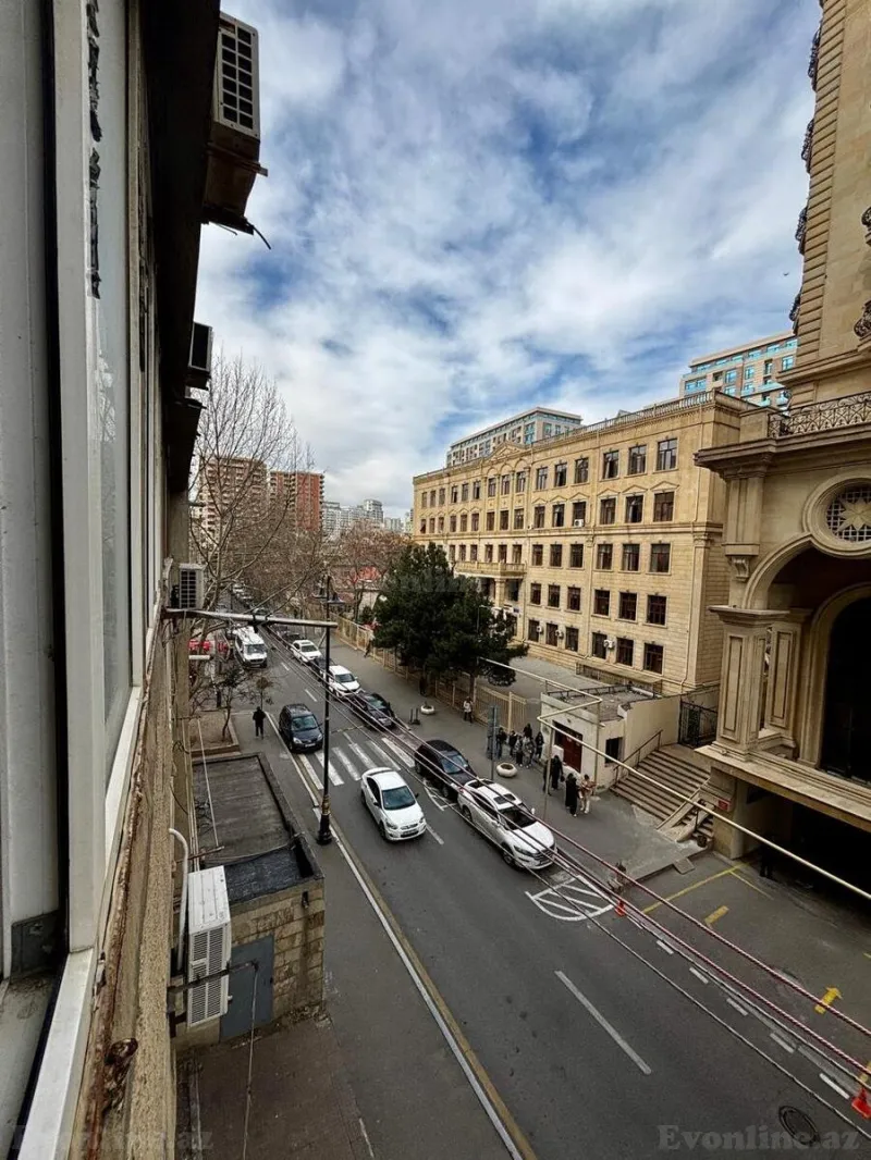 Satılır 3 otaqlı Mənzil Köhnə tikili 117.7 m² 28 May m. - şəkil 25