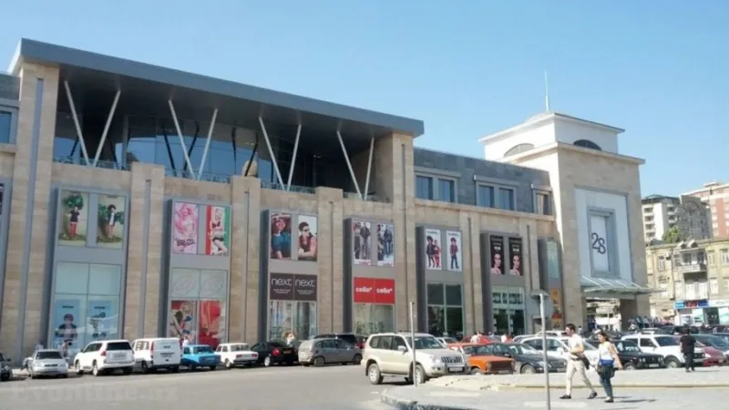 Satılır 2 otaqlı Mənzil Köhnə tikili 65 m² 28 May m.