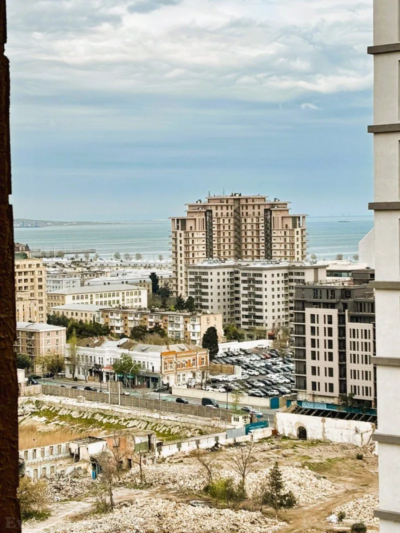 Satılır 4 otaqlı Mənzil Yeni tikili 187.7 m² 28 May m.