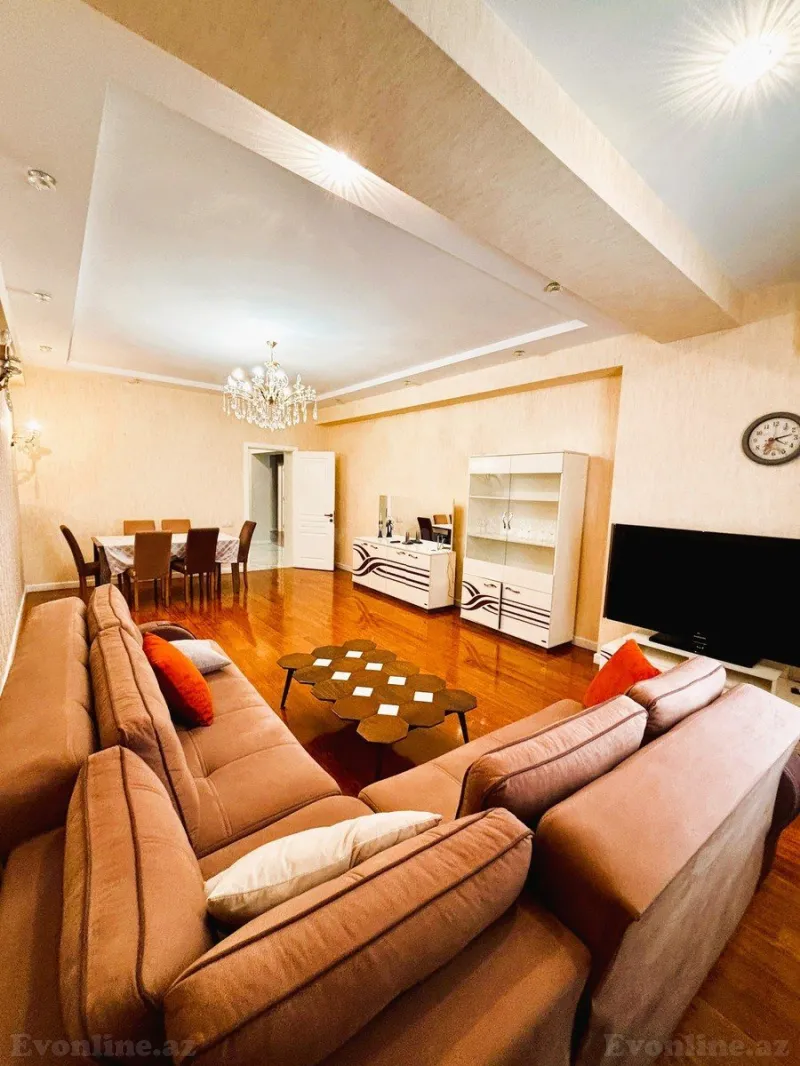 Satılır 4 otaqlı Mənzil Yeni tikili 187.7 m² 28 May m. - şəkil 9