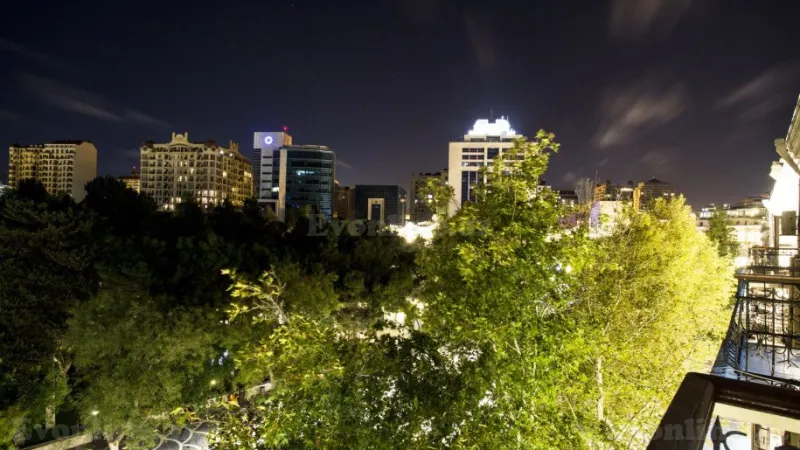 Kirayə verilir 4 otaqlı Mənzil Köhnə tikili 100 m² Sahil m. - şəkil 8