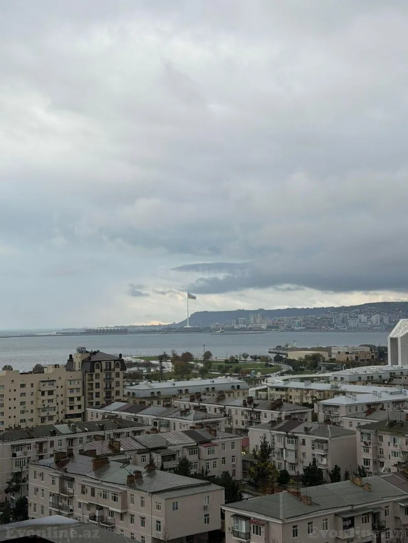 Satılır 4 otaqlı Mənzil Yeni tikili 178 m² Xətai m.