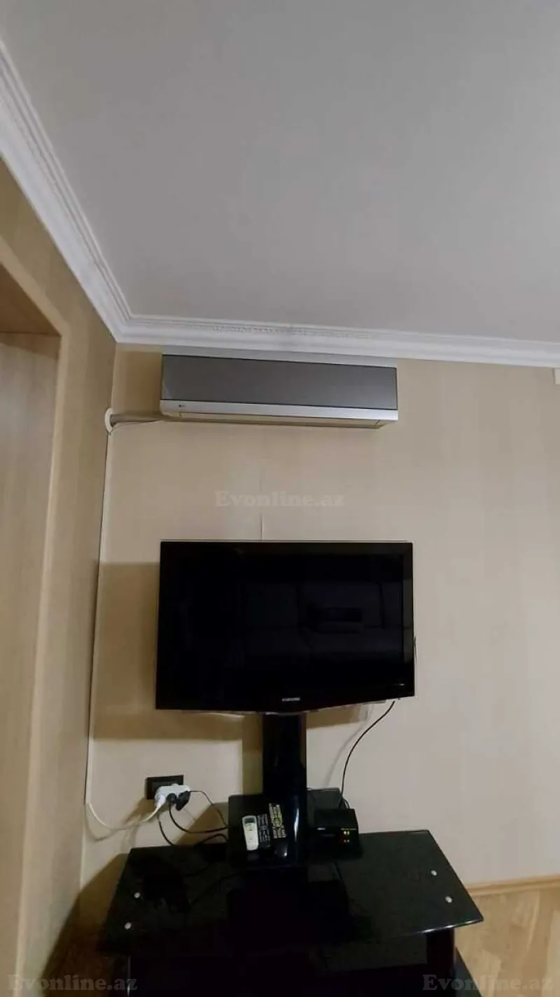 Kirayə verilir 2 otaqlı Mənzil Köhnə tikili 55 m² Neftçilər m. - şəkil 5