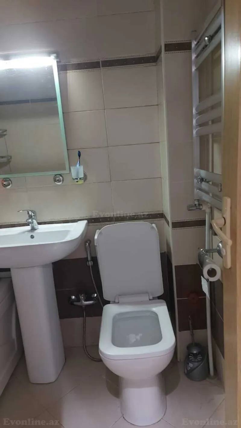 Kirayə verilir 2 otaqlı Mənzil Köhnə tikili 55 m² Neftçilər m. - şəkil 21