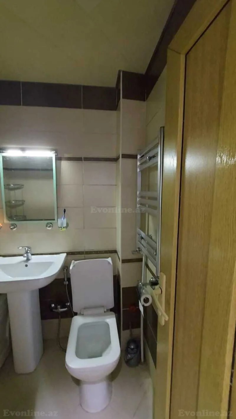 Kirayə verilir 2 otaqlı Mənzil Köhnə tikili 55 m² Neftçilər m. - şəkil 24