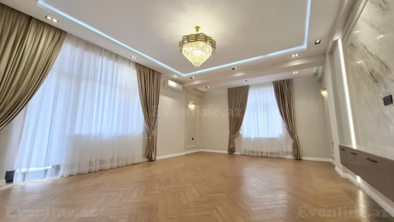 Satılır 3 otaqlı Mənzil Yeni tikili 132 m² 28 May m.