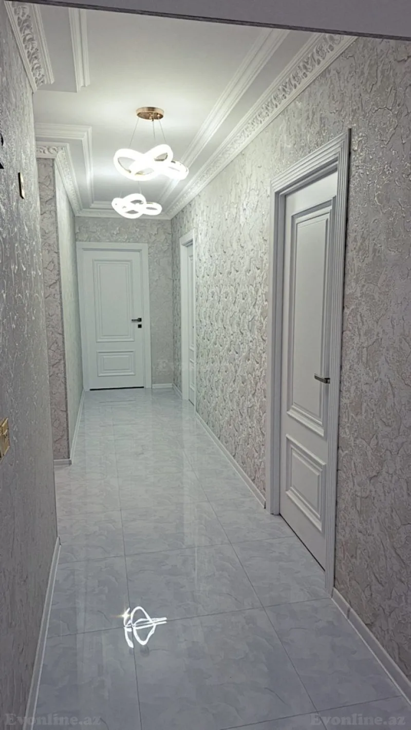 Satılır 5 otaqlı Mənzil Köhnə tikili 111 m² Gəncə