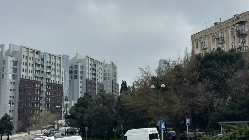 Satılır 3 otaqlı Mənzil Köhnə tikili 67 m² İçərişəhər m.