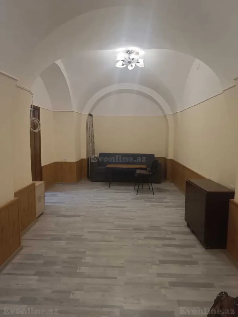 Satılır 3 otaqlı Mənzil Köhnə tikili 65 m² İçərişəhər m.