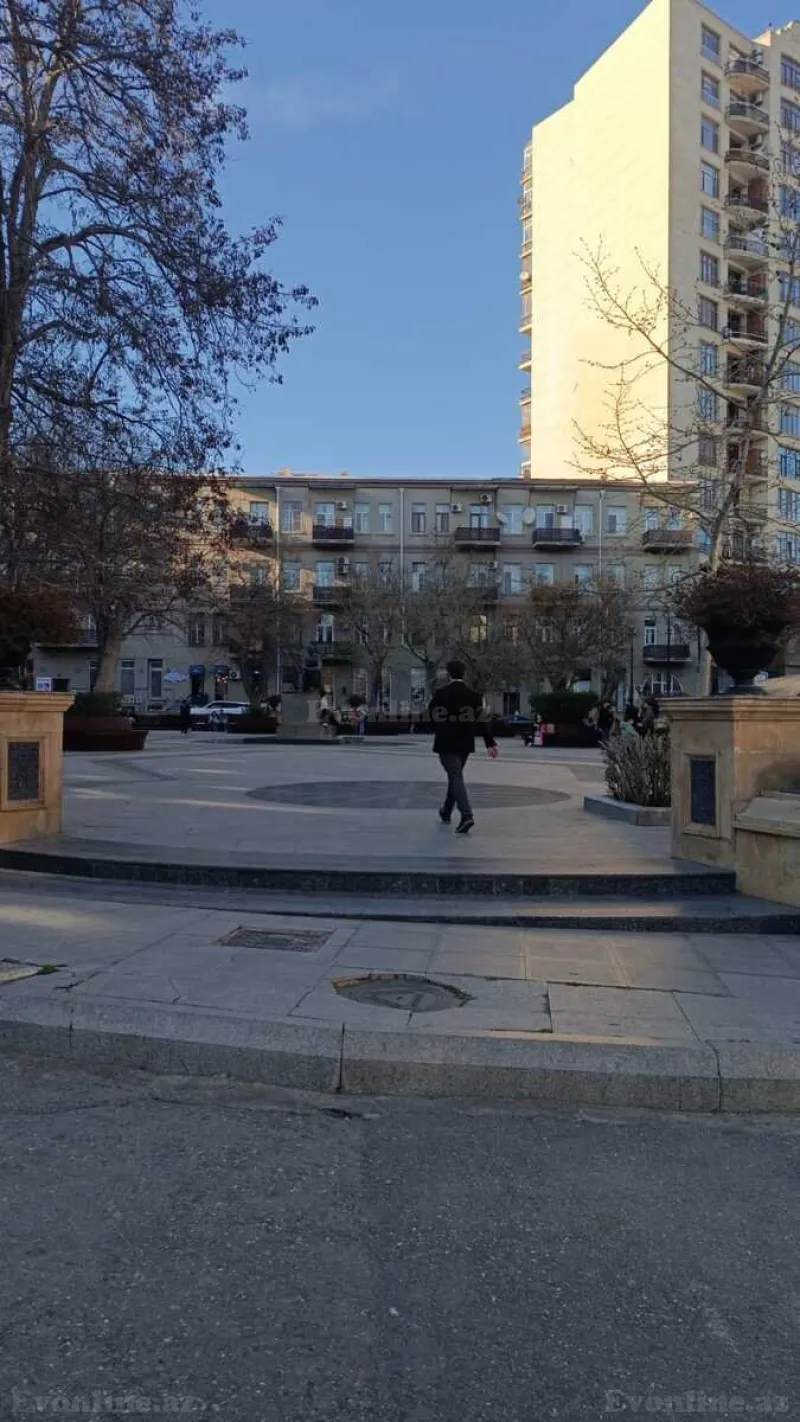 Satılır 3 otaqlı Mənzil Köhnə tikili 65 m² İçərişəhər m. - şəkil 17