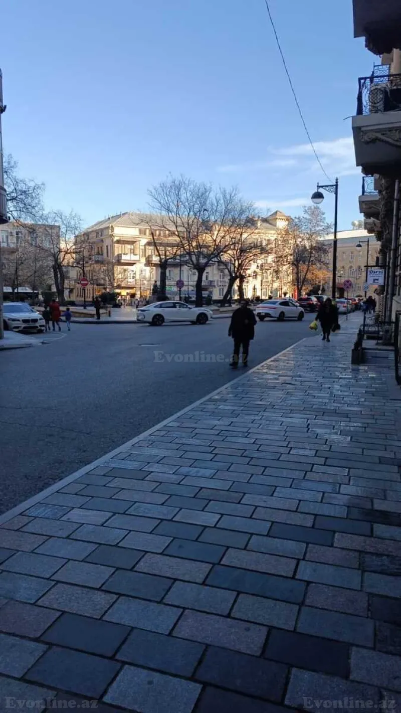 Satılır 3 otaqlı Mənzil Köhnə tikili 65 m² İçərişəhər m. - şəkil 21