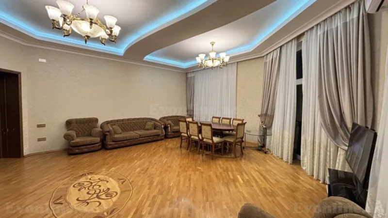 Kirayə verilir 3 otaqlı Mənzil Köhnə tikili 130 m² Sahil m. - şəkil 2