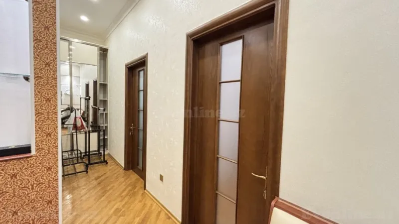 Kirayə verilir 3 otaqlı Mənzil Köhnə tikili 130 m² Sahil m. - şəkil 4