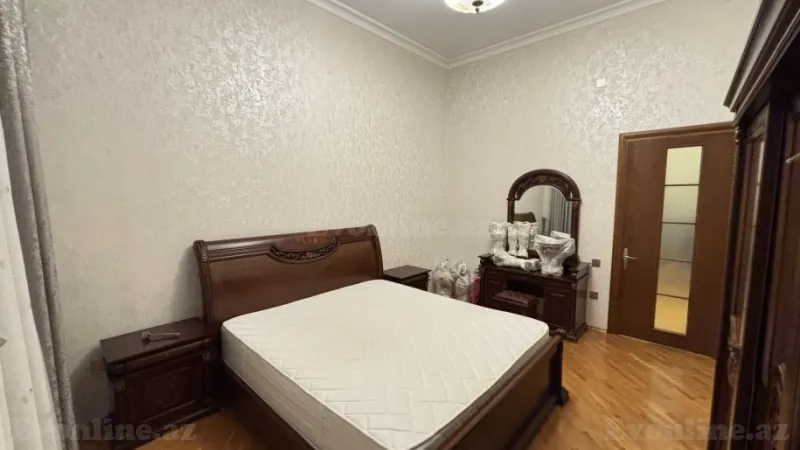 Kirayə verilir 3 otaqlı Mənzil Köhnə tikili 130 m² Sahil m. - şəkil 7