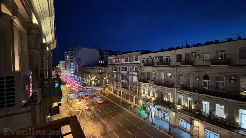 Kirayə verilir 3 otaqlı Mənzil Köhnə tikili 130 m² Sahil m. - şəkil 9