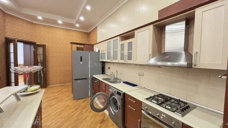Kirayə verilir 3 otaqlı Mənzil Köhnə tikili 130 m² Sahil m. - şəkil 16