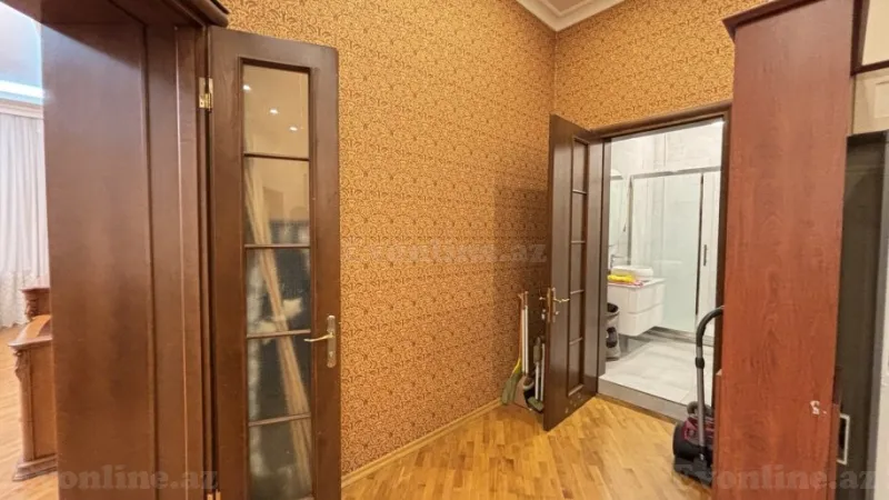 Kirayə verilir 3 otaqlı Mənzil Köhnə tikili 130 m² Sahil m. - şəkil 17