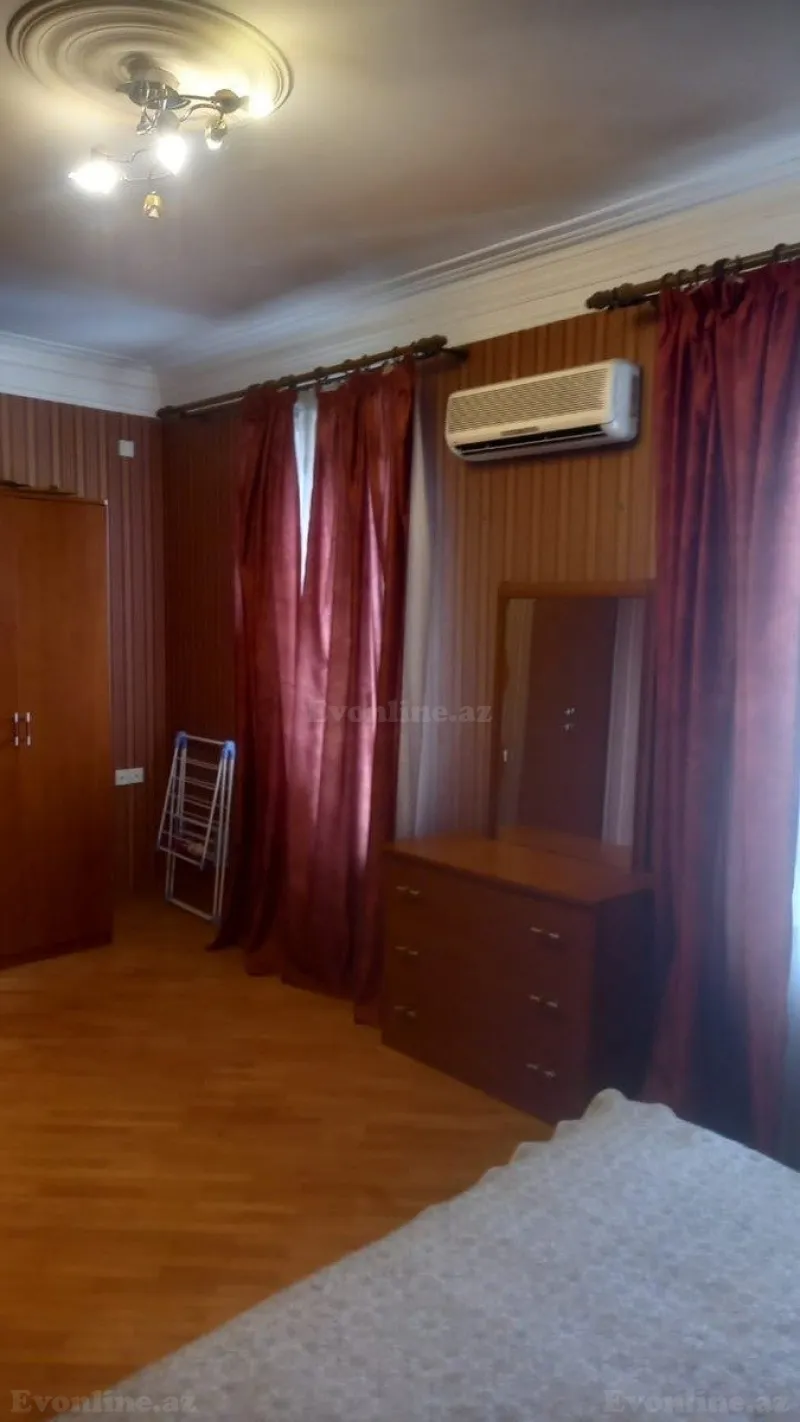 Kirayə verilir 2 otaqlı Mənzil Köhnə tikili 100 m² 28 May m.