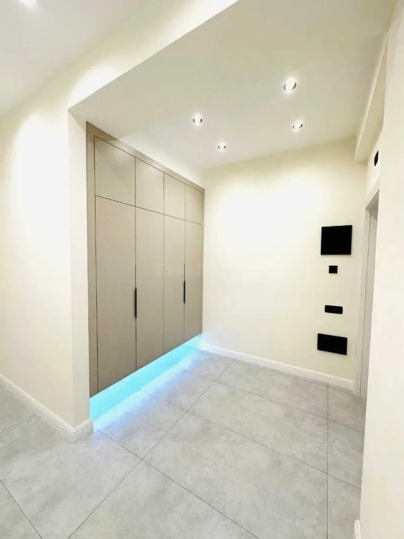 Satılır 3 otaqlı Mənzil Yeni tikili 99 m² 9-cu mikrorayon - şəkil 2