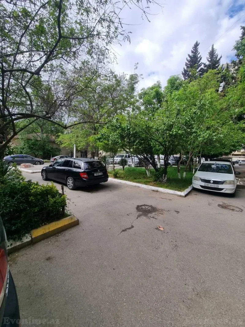 Satılır 2 otaqlı Mənzil Köhnə tikili 85 m² 28 May m. - şəkil 2