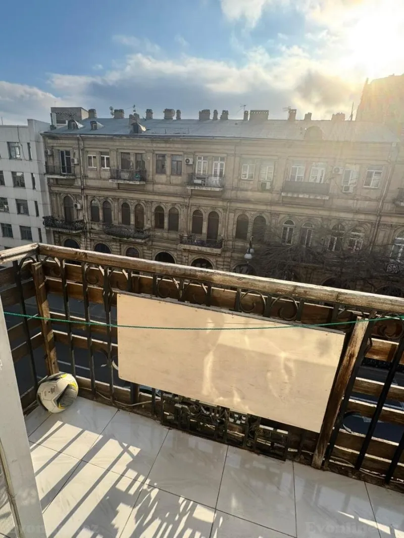 Satılır 2 otaqlı Mənzil Köhnə tikili 61 m² 28 May m. - şəkil 17