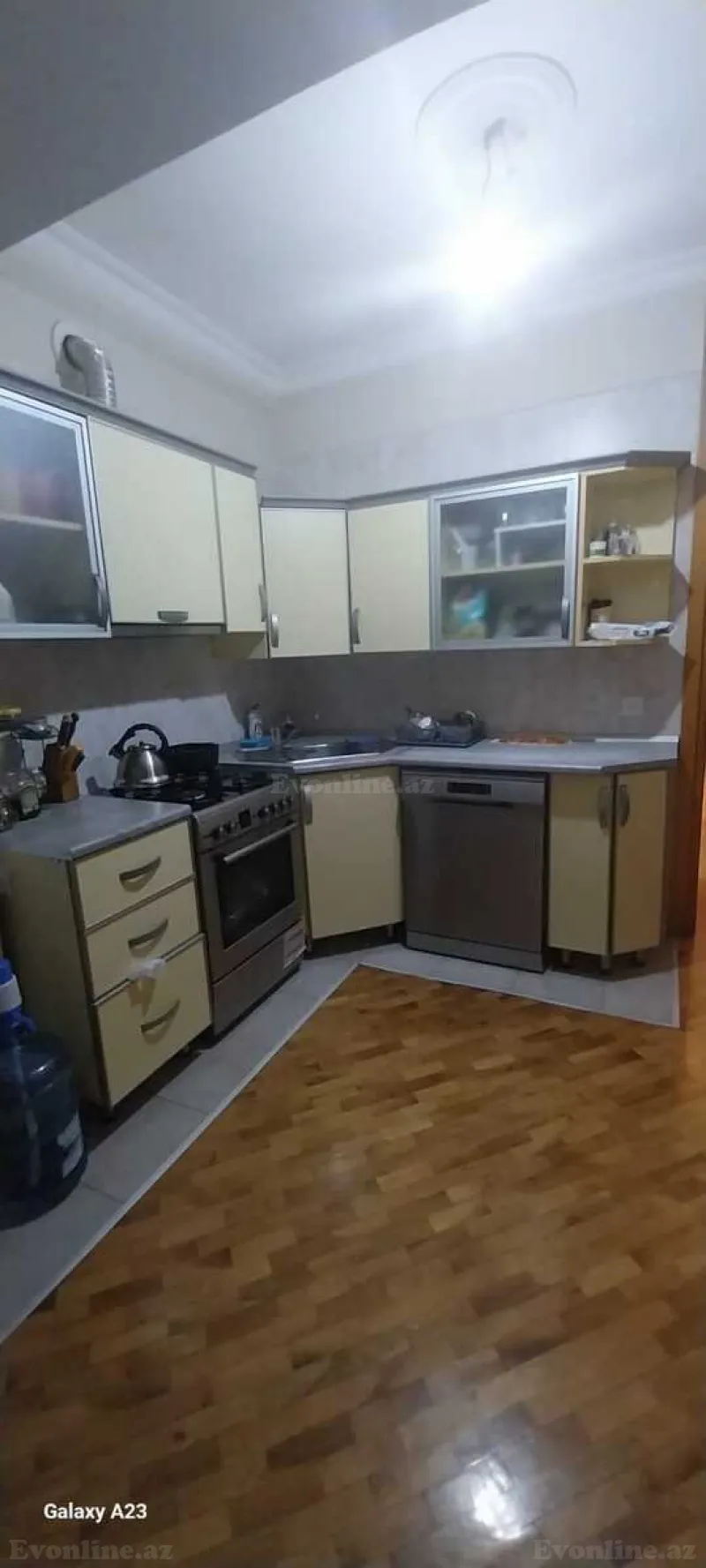 Satılır 4 otaqlı Mənzil Köhnə tikili 100 m² Nəsimi m. - şəkil 2