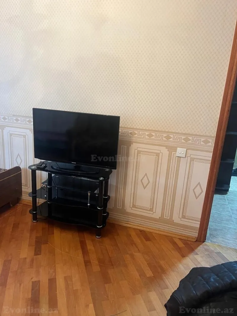 Kirayə verilir 3 otaqlı Mənzil Köhnə tikili 70 m² Həzi Aslanov