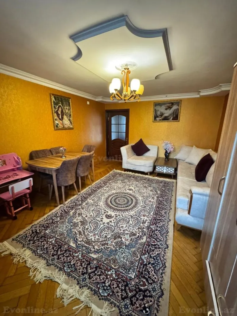 Satılır 2 otaqlı Mənzil Köhnə tikili 70 m² 28 May m.