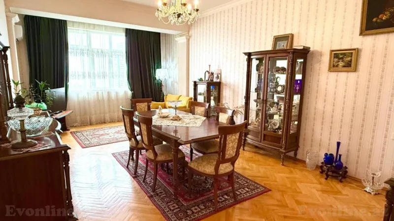 Satılır 4 otaqlı Mənzil Yeni tikili 154 m² Yasamal