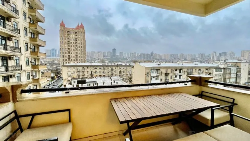 Kirayə verilir 3 otaqlı Mənzil Yeni tikili 140 m² Sahil m.