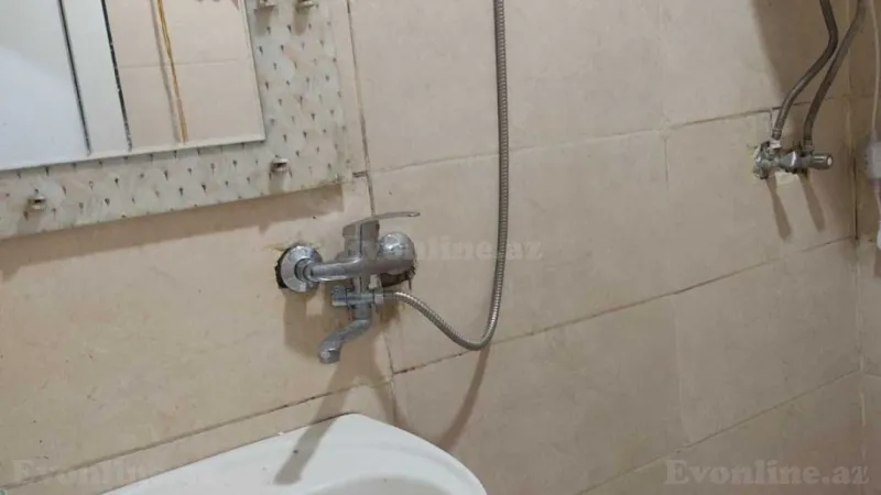 Kirayə verilir 2 otaqlı Mənzil Köhnə tikili 65 m² Memar Əcəmi m. - şəkil 4