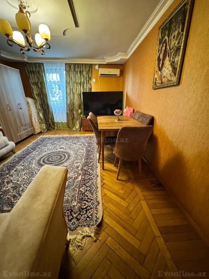 Satılır 2 otaqlı Mənzil Köhnə tikili 61 m² 28 May m.