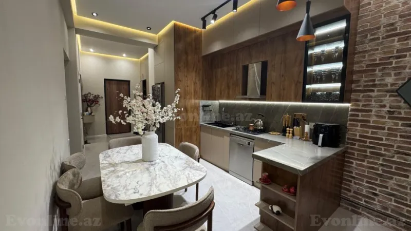 Kirayə verilir 3 otaqlı Mənzil Yeni tikili 87 m² 28 May m.